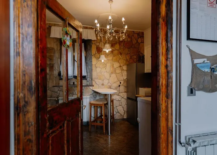 Vikendica Cozy Getaway House Luana Buzet