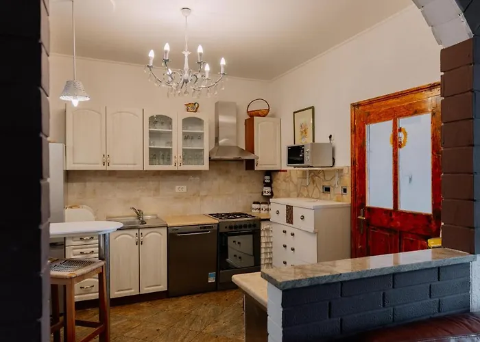 Cozy Getaway House Luana 펜션