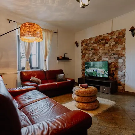 Vikendica Cozy Getaway House Luana
